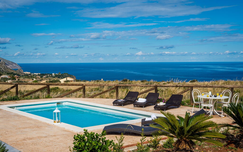 Villa Livreri: pool