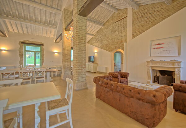 Villa Apollinare: Dining Room, Living Room