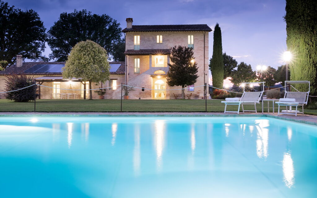 Villa Apollinare: Buitenshuis, zwembad