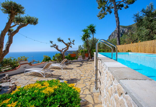 Villa Marianna: бассейн, Взгляды, Открытый, Экстерьеры