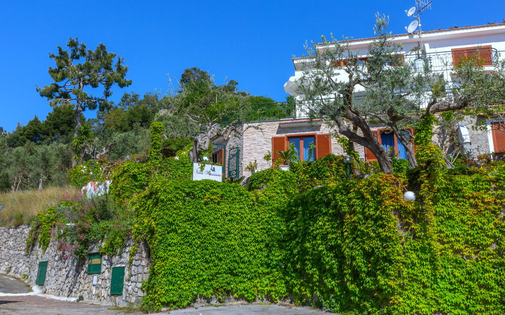 Villa Marianna: all'aperto, Esterni