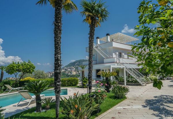 Villa Antonietta: bassin, Extérieur, Extérieurs