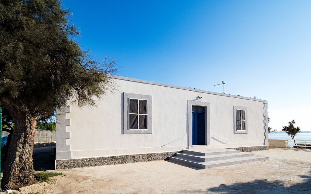 Baia Del Mare: Building Exterior, Outdoor