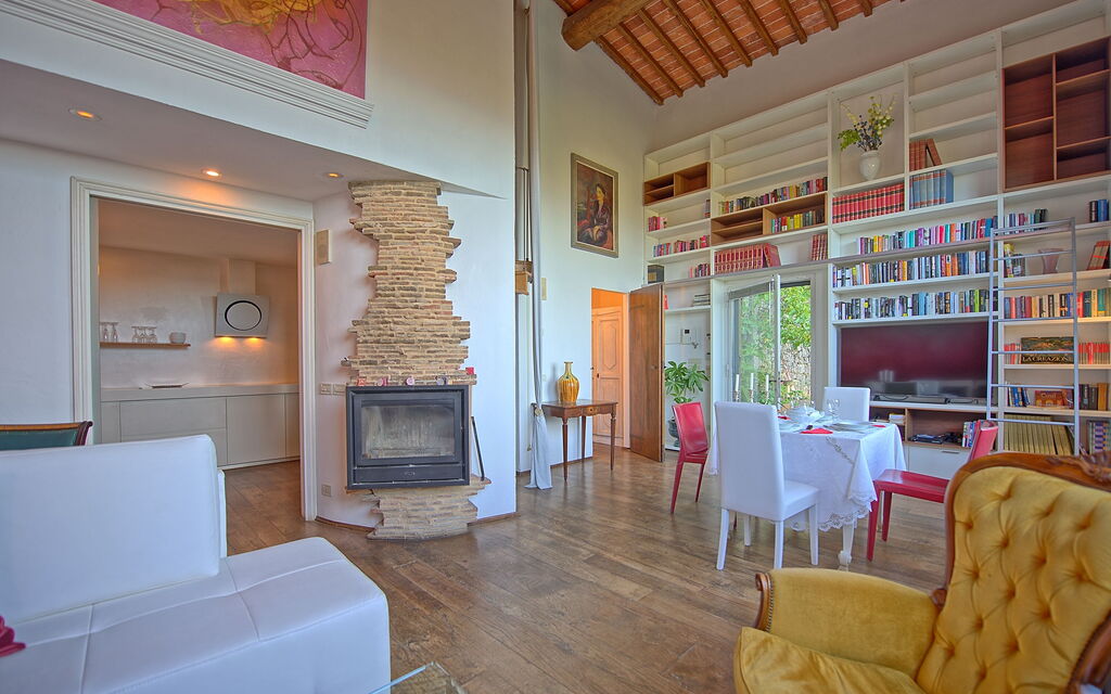 Villa Ancora: Dining Room, Living Room