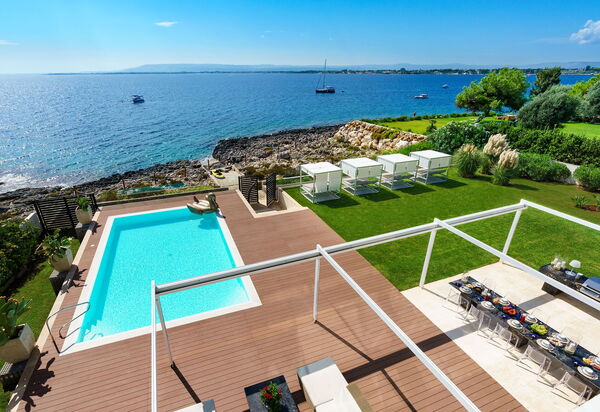 Villa Angelina: Have, pool, Udendørs, Visninger