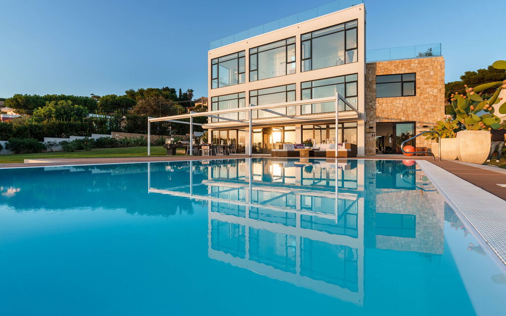 Villa Angelina: Building Exterior, Pool