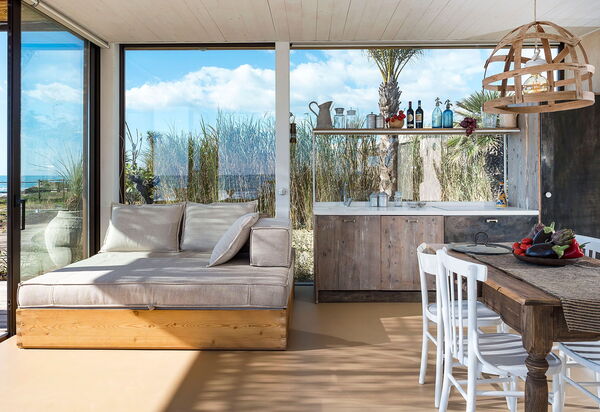 Circe: Гостиная, Кухня, Столовая