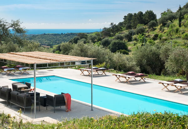 Villa Contra: Outdoor, Pool