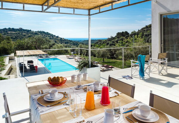 Villa Contra: Balcony / Terrace / Patio, Outdoor