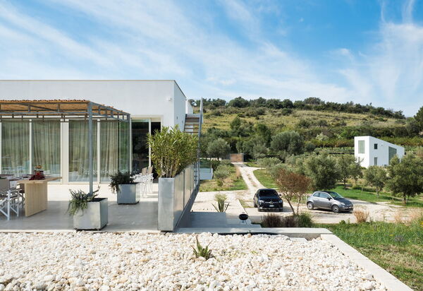 Villa Contra: Garden, Outdoor