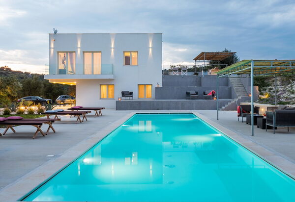 Villa Contra: Outdoor, Pool