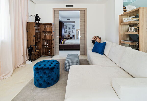 Villa Contra: Living Room