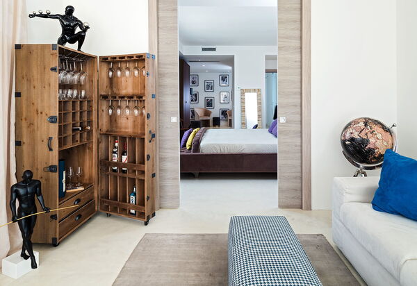 Villa Contra: Living Room