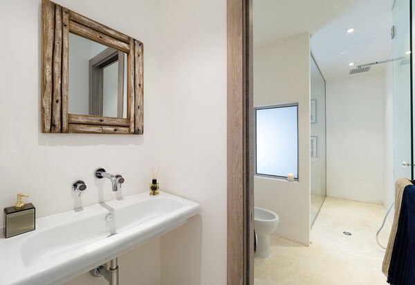 Villa Contra: Bathroom