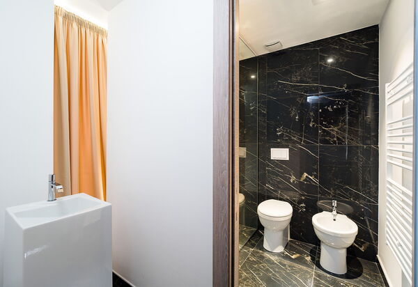 Villa Contra: Bathroom