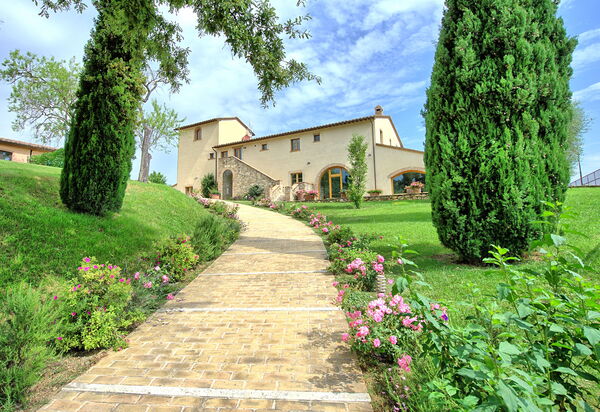 Villa Le Buche: Building Exterior, Garden, Outdoor