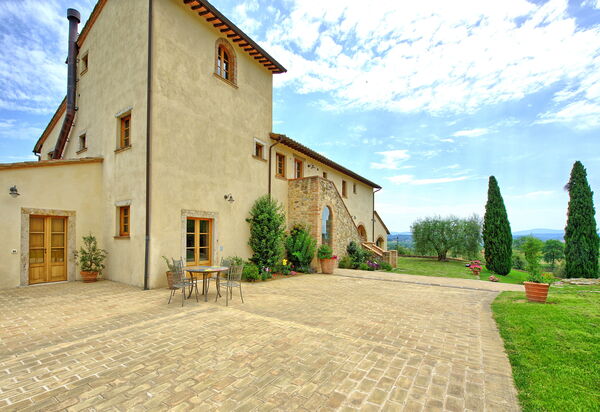 Villa Le Buche: Building Exterior, Garden