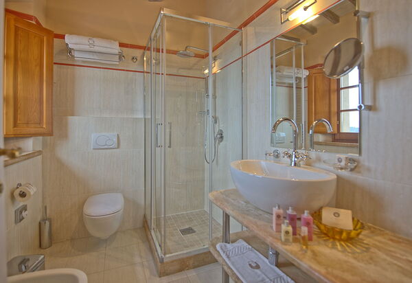 Villa Le Buche: Bathroom