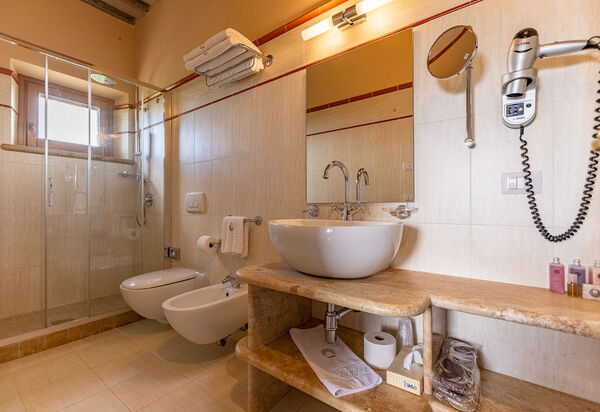 Villa Le Buche: Bathroom