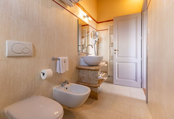 Villa Le Buche: Bathroom