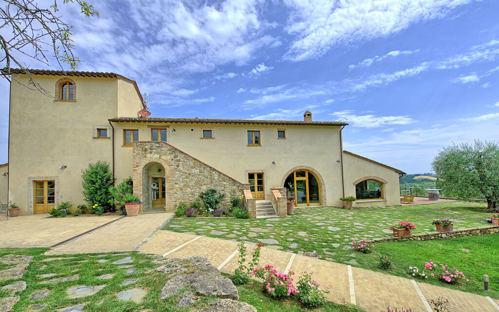 Villa Le Buche: Building Exterior, Garden