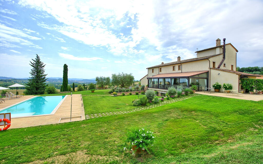 Villa Le Buche: Building Exterior, Garden, Outdoor, Pool