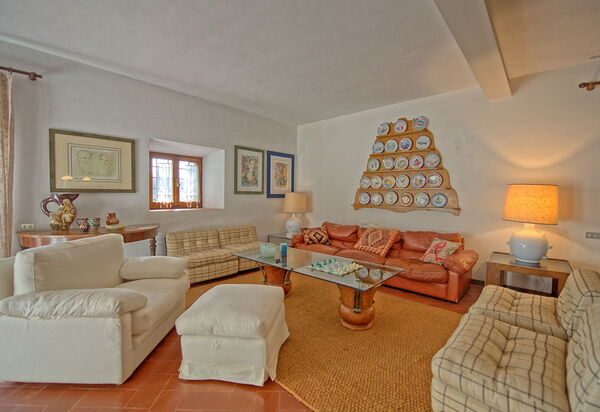 Villa Sorbaiano: Living Room