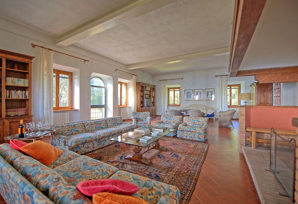 Villa Sorbaiano: Living Room