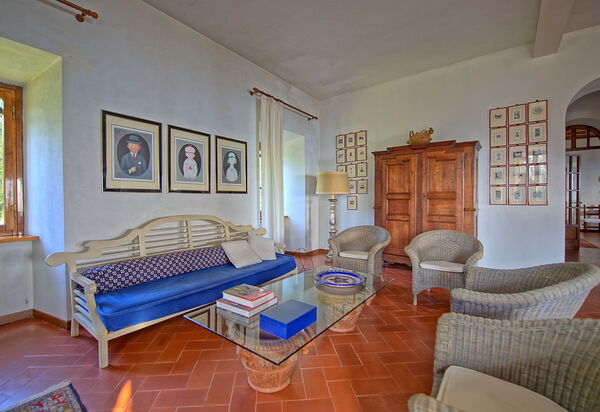 Villa Sorbaiano: Living Room