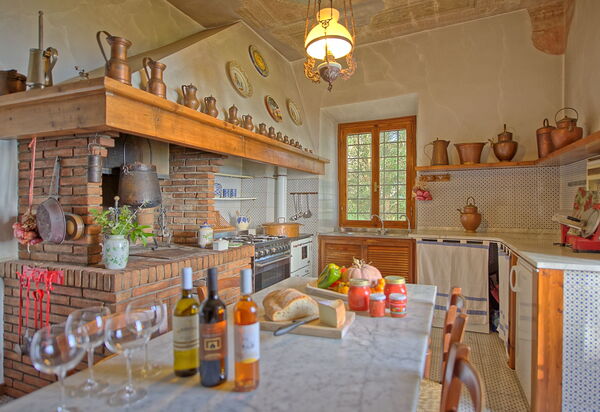 Villa Sorbaiano: Kitchen