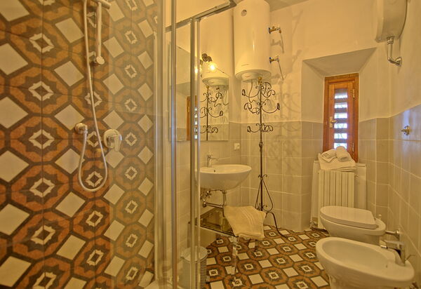 Villa Sorbaiano: Bathroom