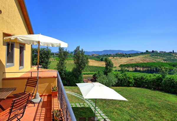 Nicola: Ansichten, Draussen