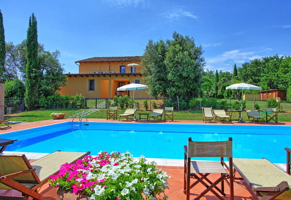 Nicola: Draussen, Schwimmbad, Sommer