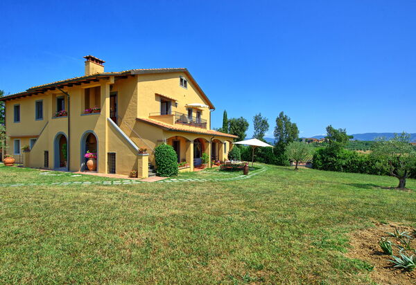 Nicola: Draussen, Garten