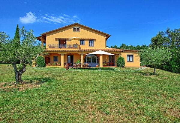 Nicola: Draussen, Garten