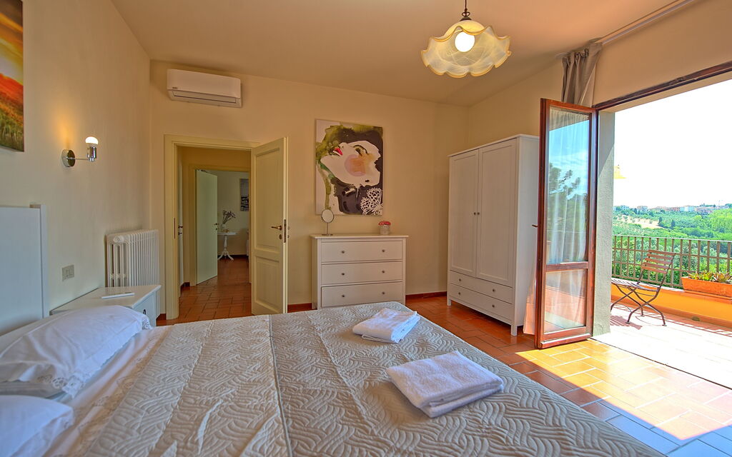 Nicola: Camera da letto