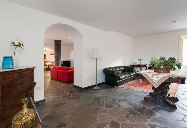 Etna Retreat: Гостиная