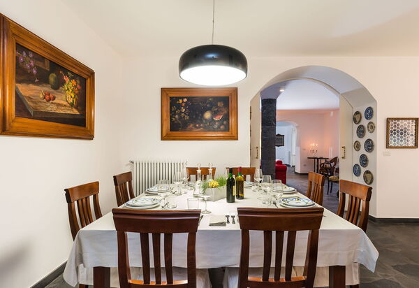 Etna Retreat: Столовая