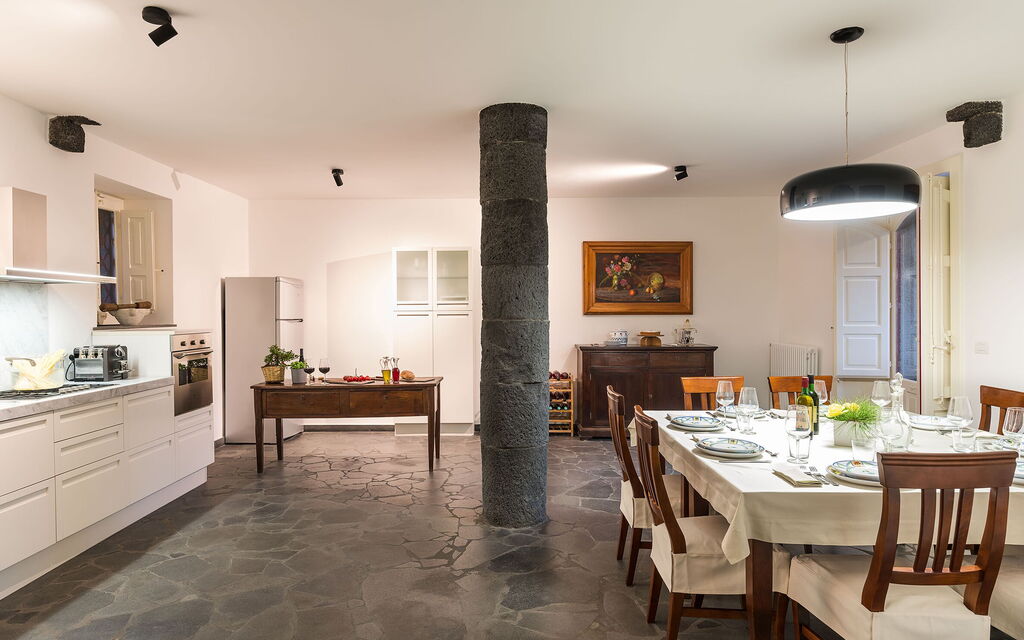 Etna Retreat: Cuisine, Salle à manger