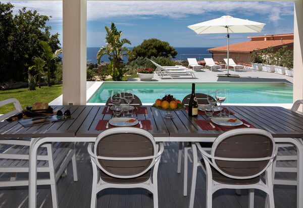 Villa Annalisa: Balcony / Terrace / Patio, Summer