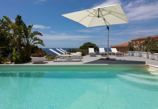 Villa Annalisa: Outdoor, Pool, Scenic View, Summer