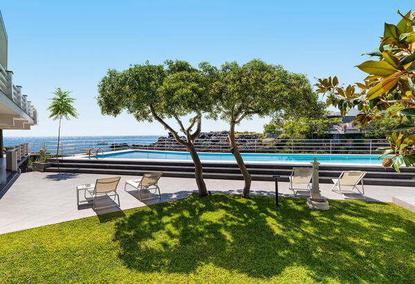 Villa Isabella: Have, pool, Udendørs