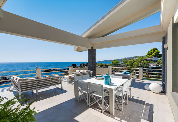 Villa Isabella: Altan / terrasse / gårdhave