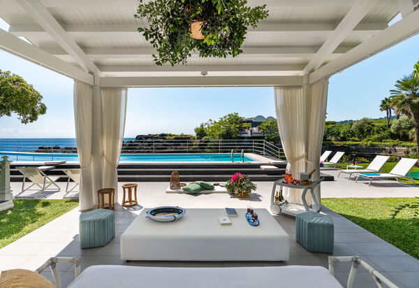 Villa Isabella: Have, pool, Udendørs, Visninger