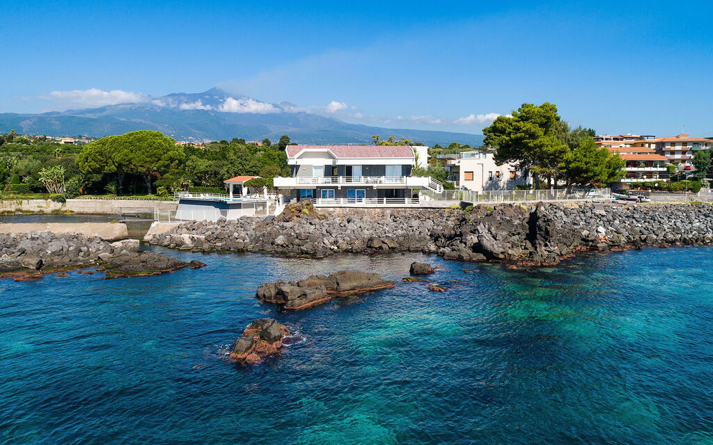 Villa Isabella: Outdoor, Scenic View