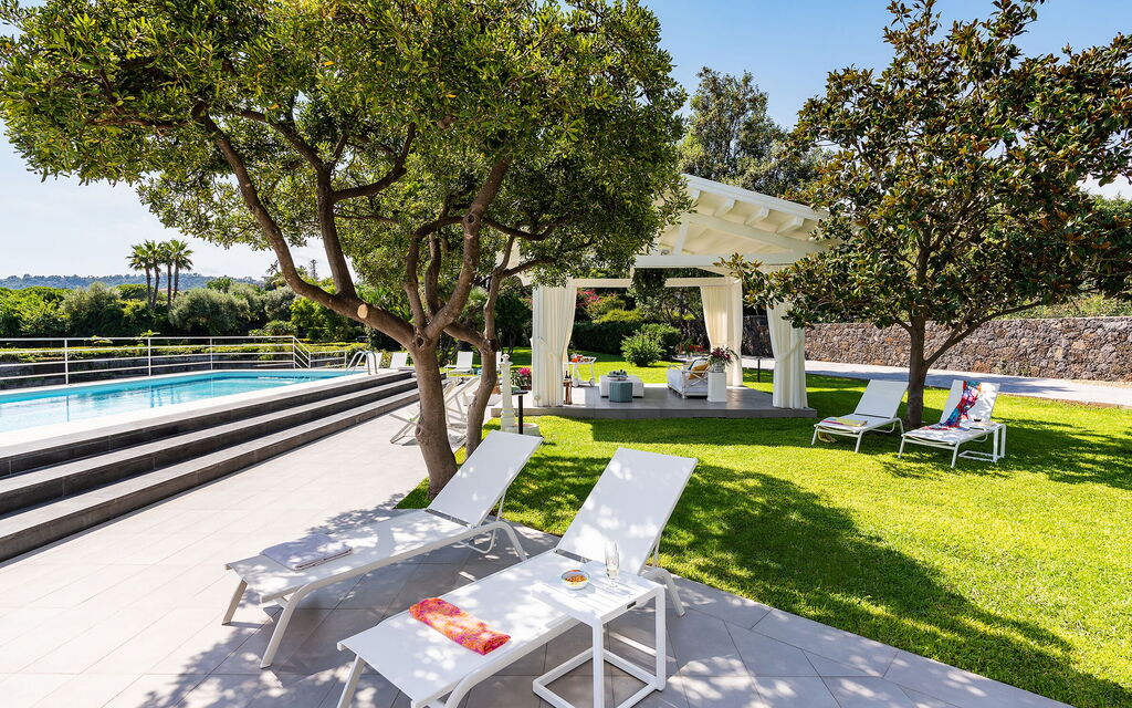 Villa Isabella: Garden