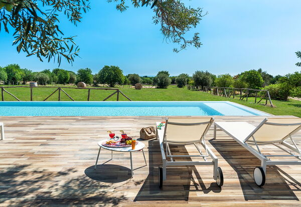 Villa Dimora Pura: Schwimmbad