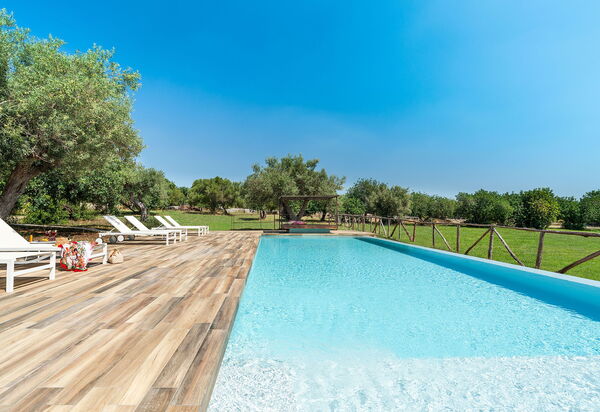 Villa Dimora Pura: Schwimmbad