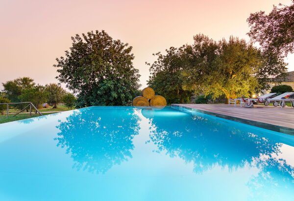 Villa Dimora Pura: Schwimmbad