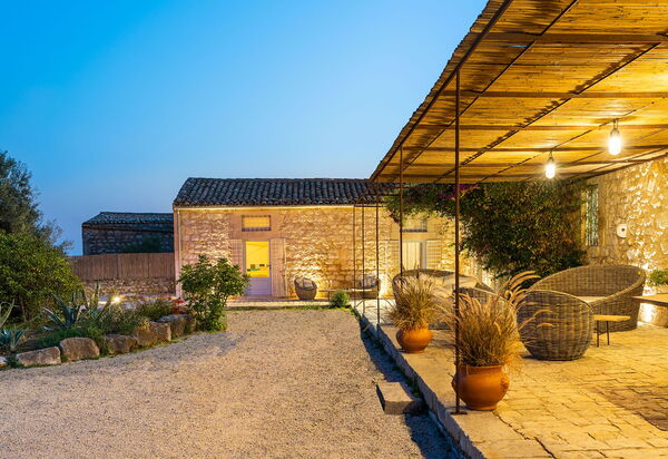 Villa Dimora Pura: Balkon / Terrasse / Patio, Draussen